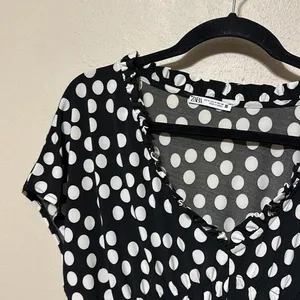 Zara plunging v neck black and‎ white polka dot print Top Size Medium thumbnail 5