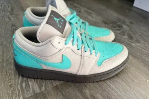 Jordan 1 Low Nike thumbnail 1