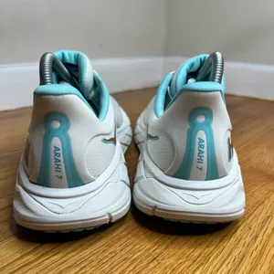 Hoka One One Arahi 7 “Frost Rose Gold” Size 9W B NO BOX thumbnail 7