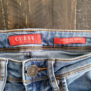 Guess Beyla Fit Curvy Mid Rise Blue Skinny Jeans Size US 25 thumbnail 10