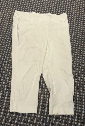Chico's White Capri Leggings - Cropped Stretch Pants thumbnail 1