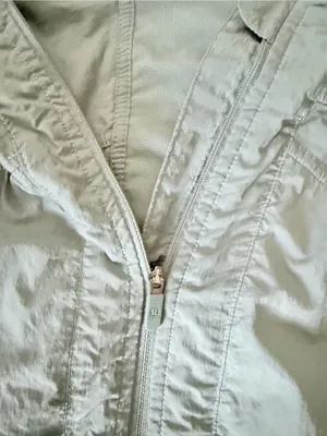 Lululemon Hood Lite Jacket - size 4 thumbnail 4