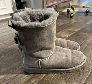 UGG boots thumbnail 1