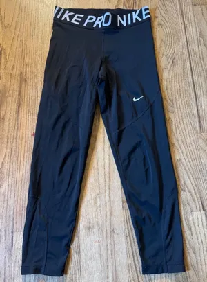 Nike Pro Women Black Cropped Training Leggings AO9972-010 Medium thumbnail 1