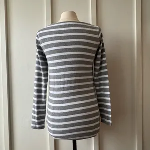 GAP Maternity Gray & White Striped Long Sleeve Top thumbnail 4