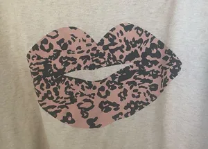 Wildfox Womens sweatshirt medium lip leopard Long Sleeve Casual Lounge Coz… thumbnail 2