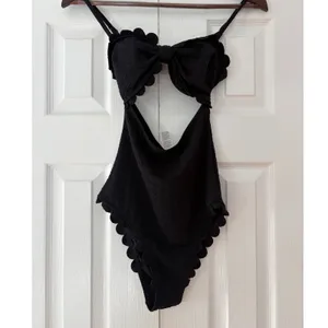 Cupshe‎ Womens Black Scalloped Bow Cutout Monokini One Piece Swimsuit XS NWT thumbnail 2