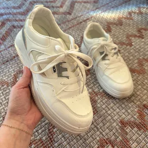 Women's White Gray Platform Chunky Athletic Fashion‎ Sneaker Shoes, Size 7 thumbnail 2