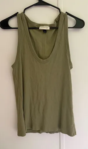Universal Threads Tank thumbnail 1