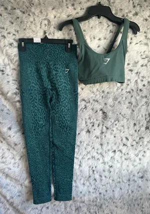 510. Gymshark xs / small set 2pc bundle thumbnail 1