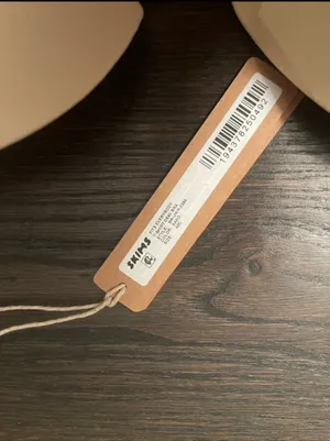 SKIMS NWT Fits Everybody T-Shirt Demi Bra SAND 40C thumbnail 4