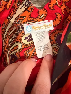 Vintage RubberDucky Red Paisley V-Neck Ladies Top thumbnail 2