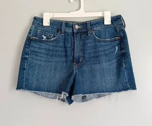 Old Navy OG Straight High Rise Denim Shorts Size 8 thumbnail 1