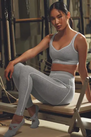 Alo Yoga Set Leggings Bra thumbnail 1
