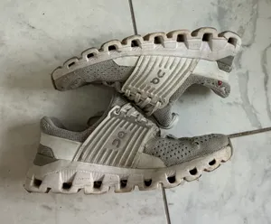 On Cloud Shoes thumbnail 1