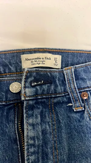 Abercrombie Jeans Ultra High-Rise 90s Straight thumbnail 2