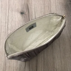 Bulgari for Emirates Silver Ruched Travel Case Makeup Bag Cosmetic Purse thumbnail 10