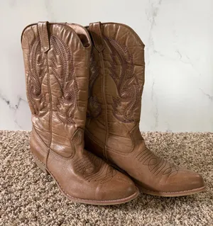 Brown Cowboy Boots Size 8 thumbnail 1