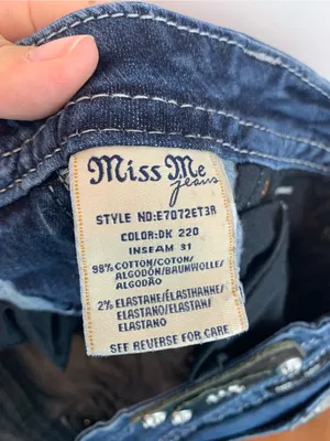 Dark Wash Miss Me Jeans sz 27 mid rise easy straight fall school bling *flaw* thumbnail 9