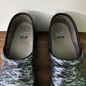 Dansko Pro LT Clogs Women's Size 10.5 US, 41 EU Blue Silver Black Patent Leather thumbnail 3