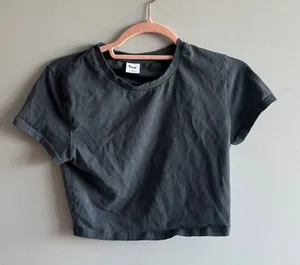 aritzia grey crop top thumbnail 1