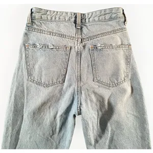 Zara High Rise Straight Leg Jeans Womens 6 Light Wash Distressed Raw‎ Hem thumbnail 3