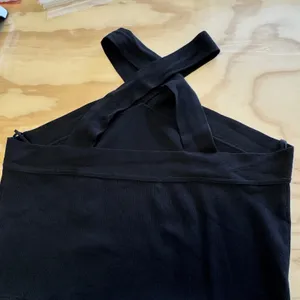 Oak + Fort Refined Black Ribbed Knit Criss Cross Halter Top KT-8430-W Lg Stretch thumbnail 4