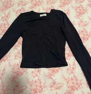 Aritzia Black Babaton Contour Long Sleeve Top  thumbnail 1