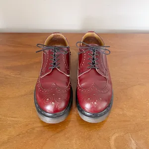 Dr Martens • vintage 3989 wingtip oxford brogues MIE cherry red leather platform thumbnail 3