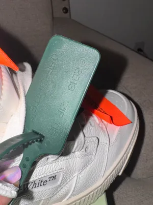 Off-White Sneakers thumbnail 9