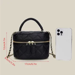 Elegant Black Quilted Handbag thumbnail 5