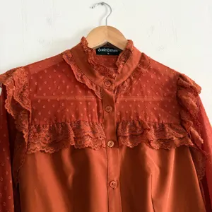 SCARLET DARKNESS Burnt Orange Victorian Style Lace Yoke Lace up Blouse Medium thumbnail 3