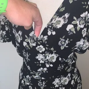 Downeast black grey floral criss cross v-neck maxi dress thumbnail 4