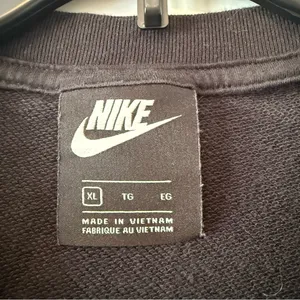 Nike Black Cropped Women’s Crewneck Embroidered Sweatshirt Size XL thumbnail 4