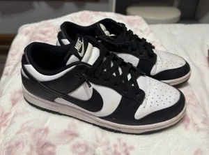 Women’s Nike dunks thumbnail 1