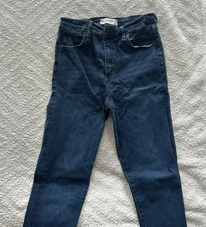 Abercrombie Super Skinny High-Rise thumbnail 1