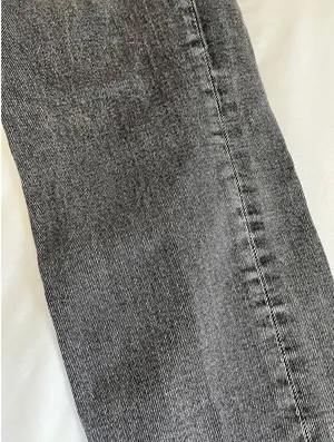 Abercrombie High Rise Mom Jeans thumbnail 3