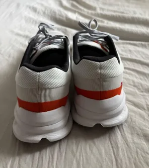 Running Shoes thumbnail 3