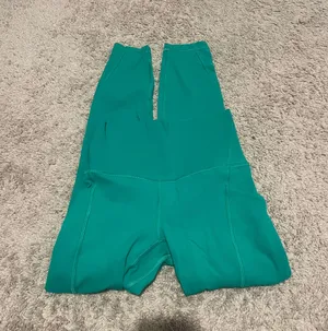 Align 25” With Pockets thumbnail 2