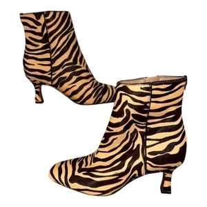 Sam Edelman Lizzo Tiger Print Martini Heel Boot Calf‎ Hair Women's Size 5 NWOB thumbnail 4
