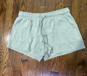 Sage green cotton short Size L thumbnail 1