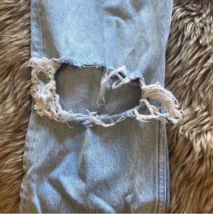Abercrombie Ripped Jeans thumbnail 4