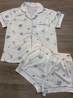 NIB- Blue Seashell Coastal Pajama Set Short Sleeve Button Down Shorts Size M thumbnail 1