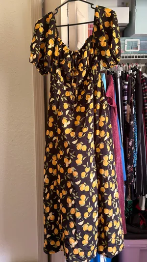 Cider LEMON SPLIT KNOTTED SHIRRED MIDI DRESS thumbnail 2