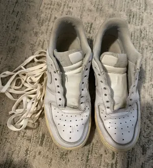 Nike Air Force 1 thumbnail 1