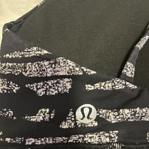 Lululemon sports bra with pads thumbnail 3