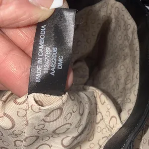 Y2K GUESS Black Monogram‎ Old Money Classic Designer Chic Satchel Purse Bag thumbnail 7