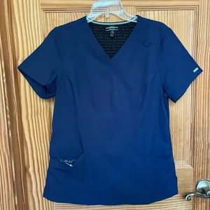 Elle NWT La Vie Est Belle Mock Wrap Navy Scrub Top with 4 pockets size S thumbnail 2