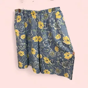 Cute flowy pull on grannycore mom shorts pockets bermuda Blue Size 14 thumbnail 4