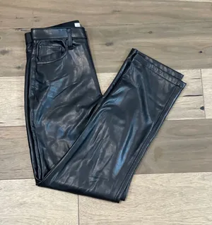 Abercrombie & Fitch ’90s Straight Ultra High Rise Faux Leather Pants Sz 6 Black thumbnail 1